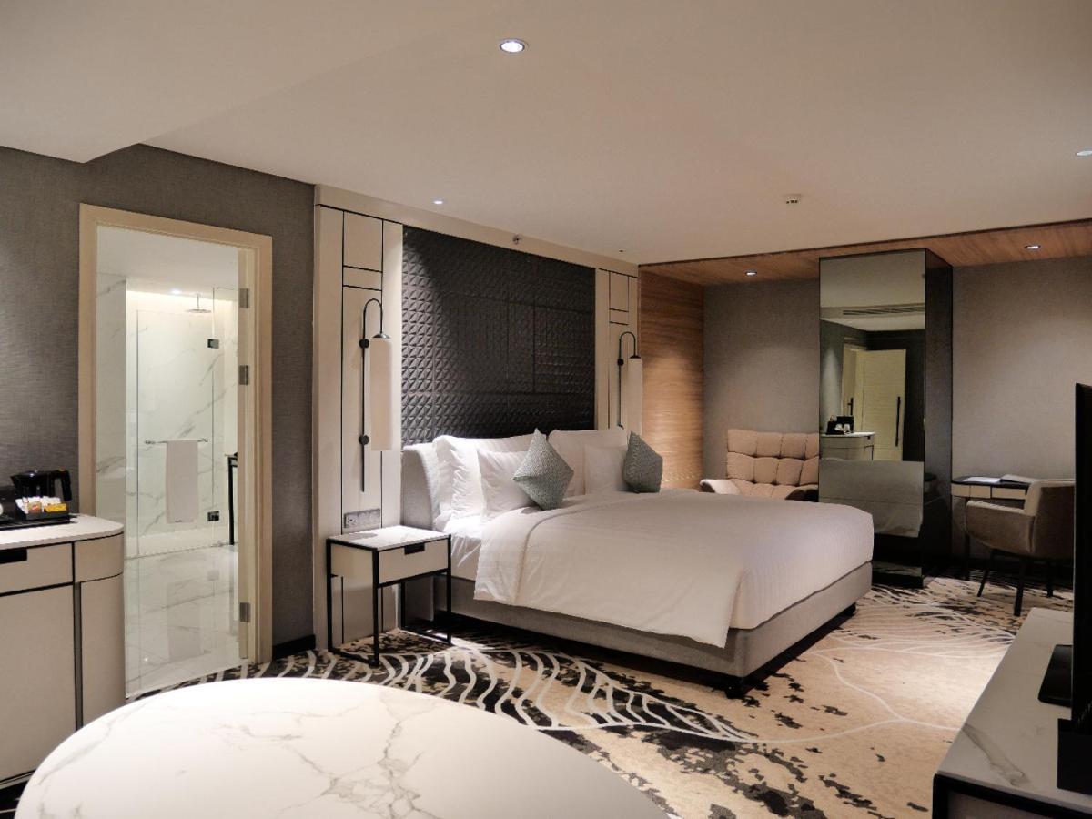 Movenpick Surabaya City Ngoại thất bức ảnh