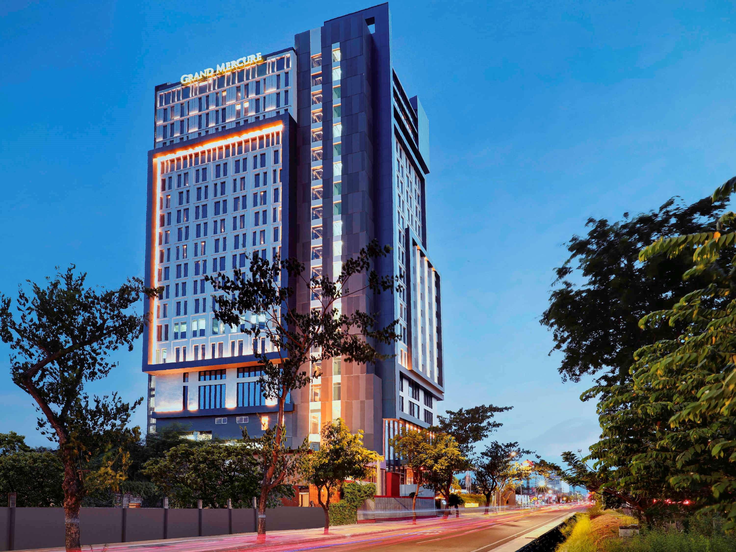 Movenpick Surabaya City Ngoại thất bức ảnh