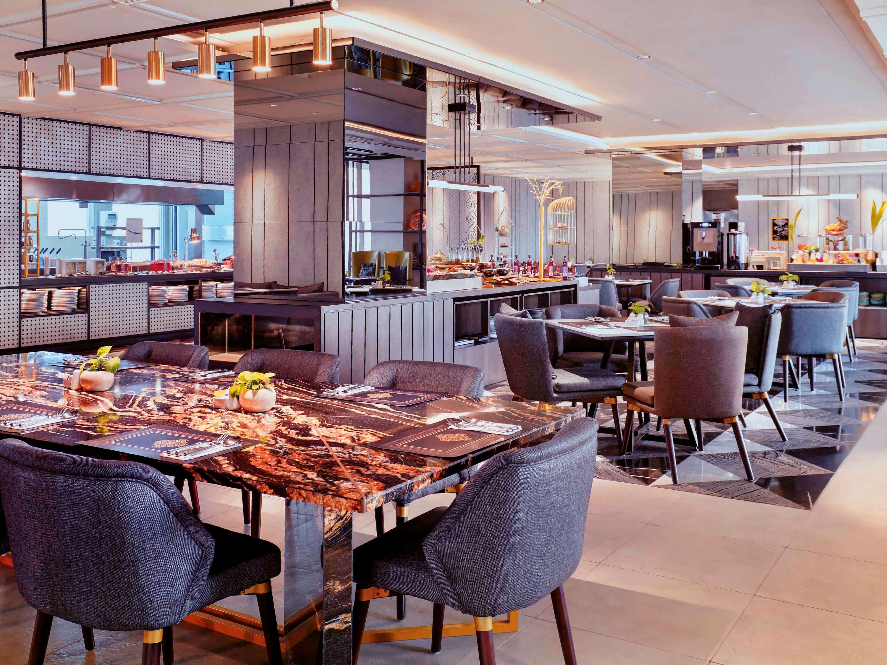 Movenpick Surabaya City Ngoại thất bức ảnh