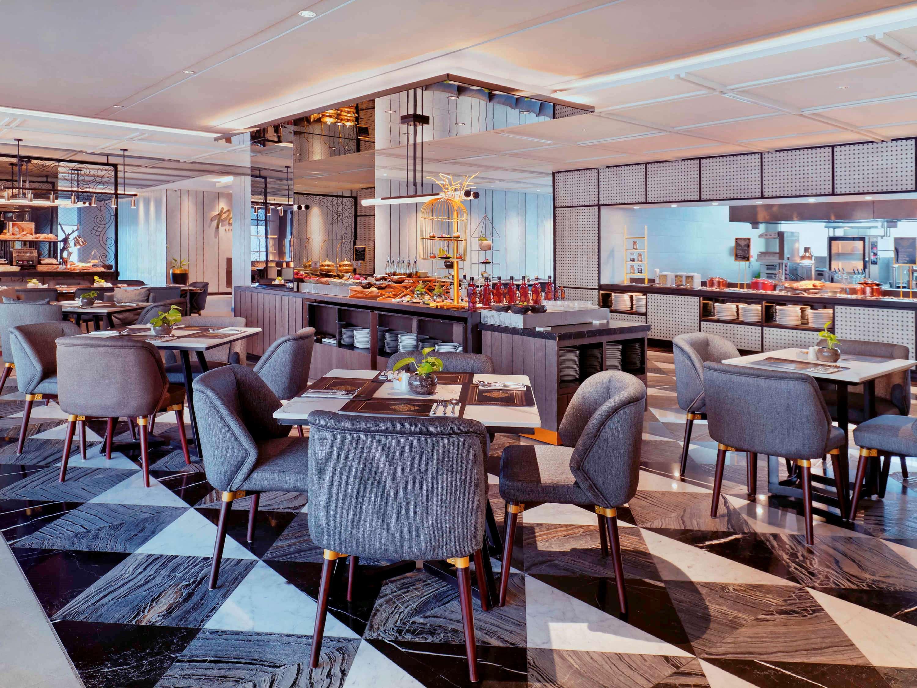 Movenpick Surabaya City Ngoại thất bức ảnh