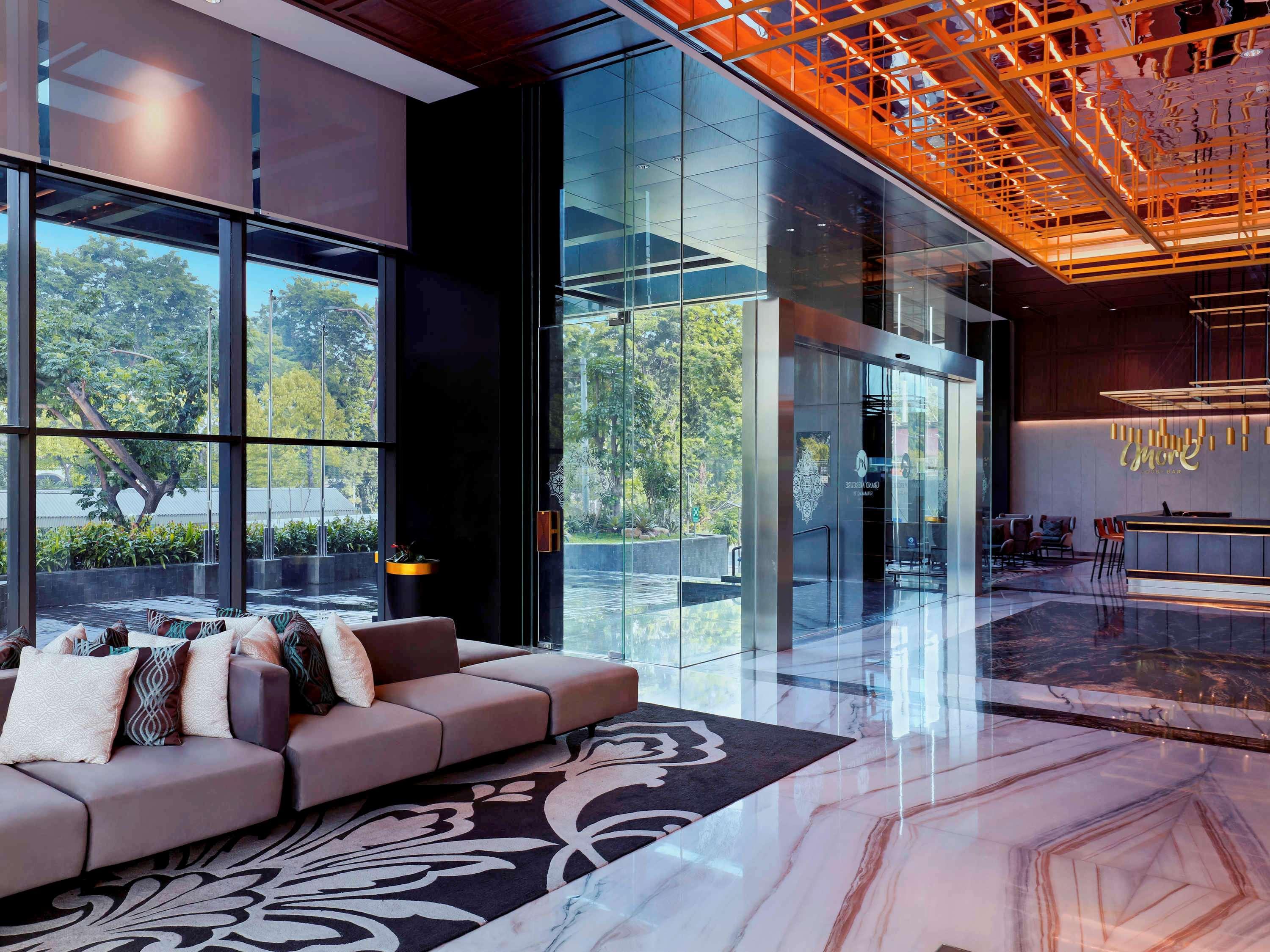 Movenpick Surabaya City Ngoại thất bức ảnh