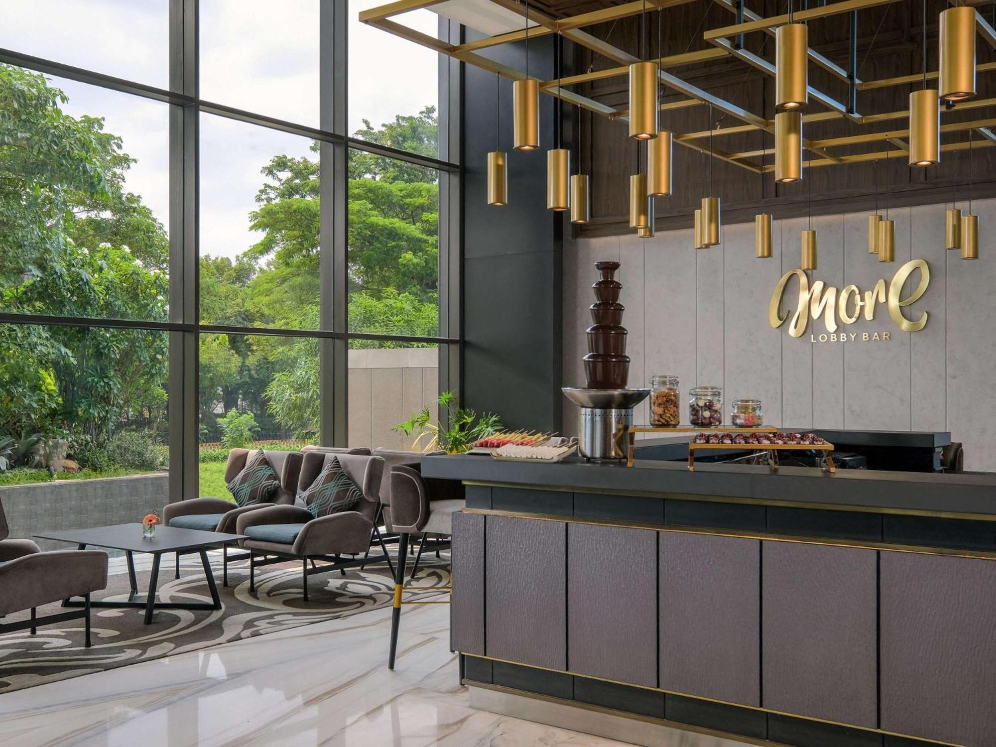 Movenpick Surabaya City Ngoại thất bức ảnh
