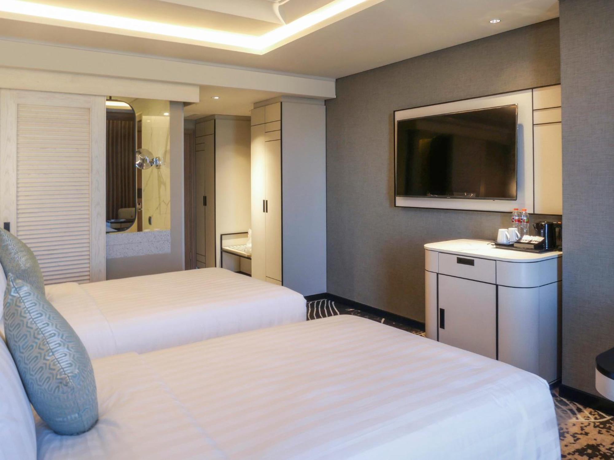 Movenpick Surabaya City Ngoại thất bức ảnh