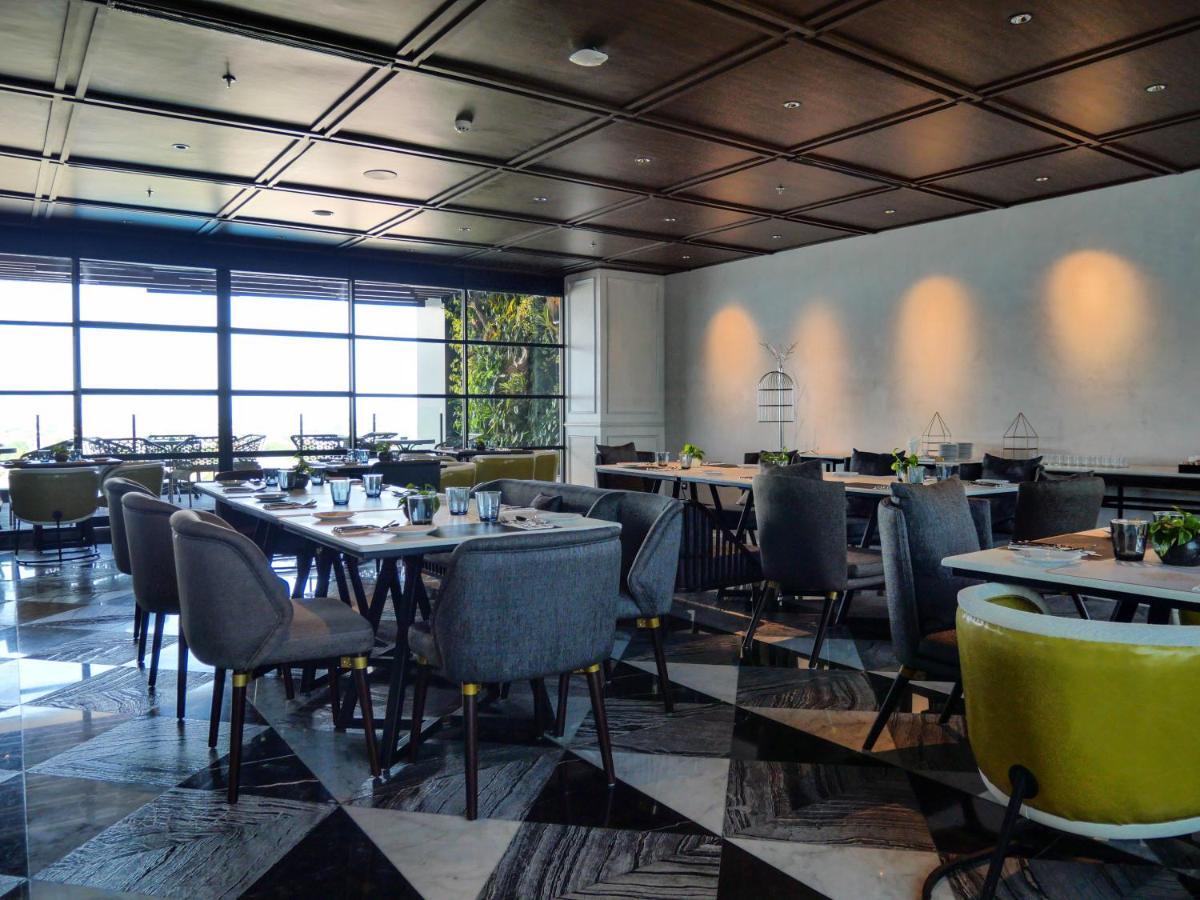 Movenpick Surabaya City Ngoại thất bức ảnh