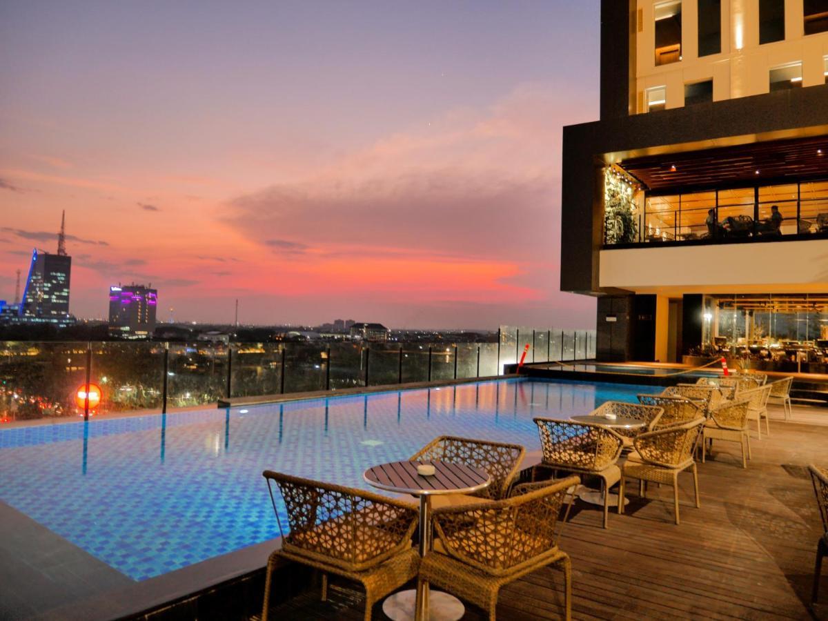 Movenpick Surabaya City Ngoại thất bức ảnh